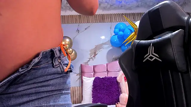 Nicolee19 online show from 2, 10, 2025