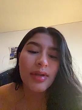 Snapshot of andrea_gomes_ chatting on 18, 5, 2026 andrea gomes online show from 18, 5, 2026