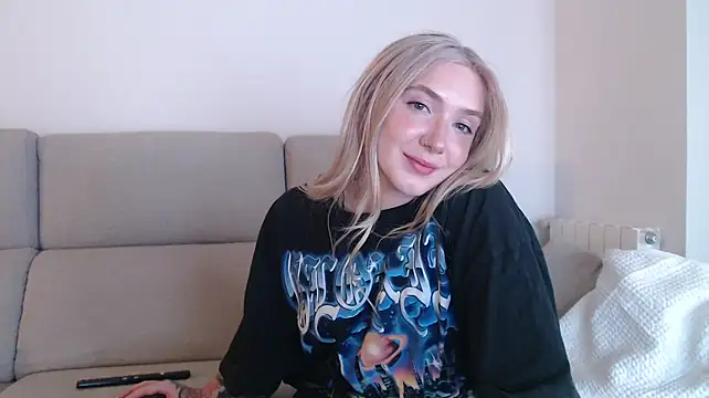 Snapshot of tattoobbgirl chatting on 27, 9, 2025 tattoobbgirl online show from 27, 9, 2025