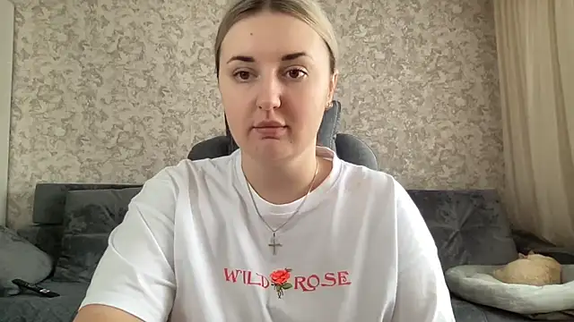 Snapshot of JudeValenti chatting on 6, 11, 2025 JudeValenti online show from 6, 11, 2025