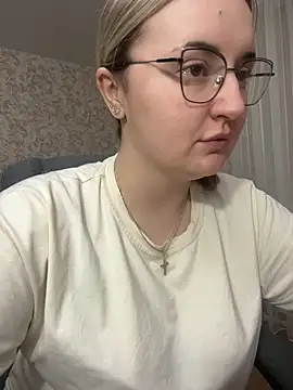 Snapshot of JudeValenti chatting on 16, 11, 2025 JudeValenti online show from 16, 11, 2025