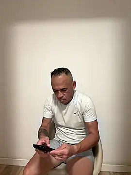 Snapshot of mateocali25 chatting on 27, 5, 2026 mateocali25 online show from 27, 5, 2026