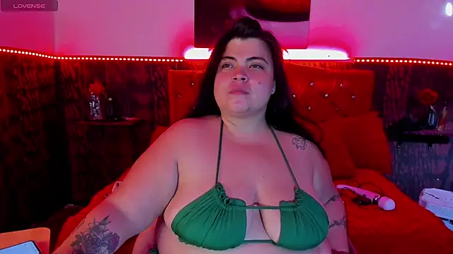 Snapshot of dirtyBBWplay chatting on 6, 5, 2026 dirtyBBWplay online show from 6, 5, 2026