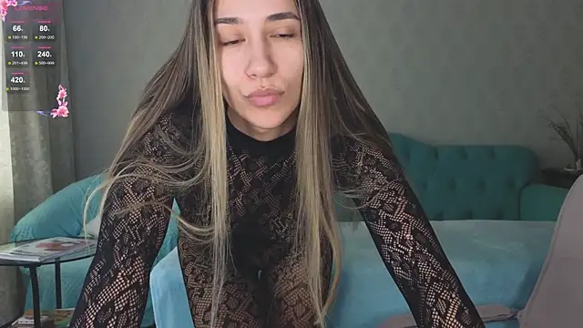 hot ass 18 online show from 15, 4, 2026