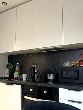 MilaBee online show from 7, 10, 2025