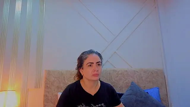 angelinarouse  online show from 3, 4, 2026