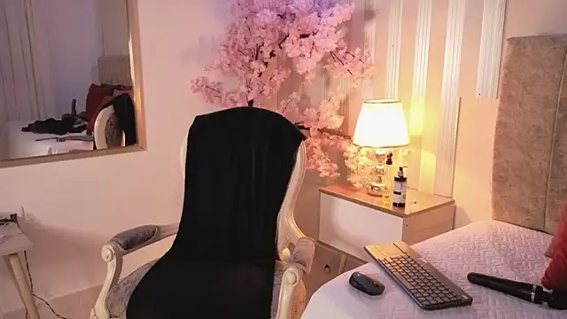 Snapshot of angelinarouse_ chatting on 22, 5, 2026 angelinarouse online show from 22, 5, 2026