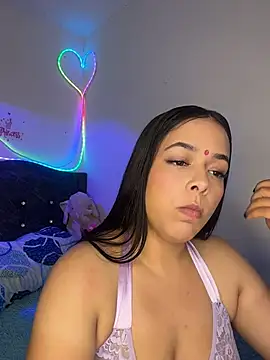 Snapshot of Deepika_padukoneNisha chatting on 14, 7, 2026 Deepika padukoneNisha online show from 14, 7, 2026