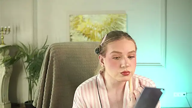 Snapshot of Jes_Solar chatting on 24, 6, 2026 Jes Solar online show from 24, 6, 2026