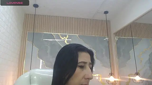 nei girl online show from 19, 9, 2025