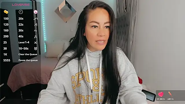 j lovee online show from 23, 3, 2025