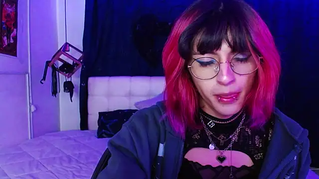 goth minerva online show from 3, 11, 2025