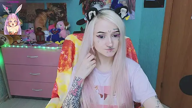 Manuela unicorn online show from 13, 11, 2025