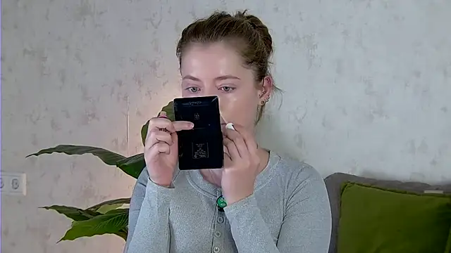 AshleyD  online show from 25, 10, 2025