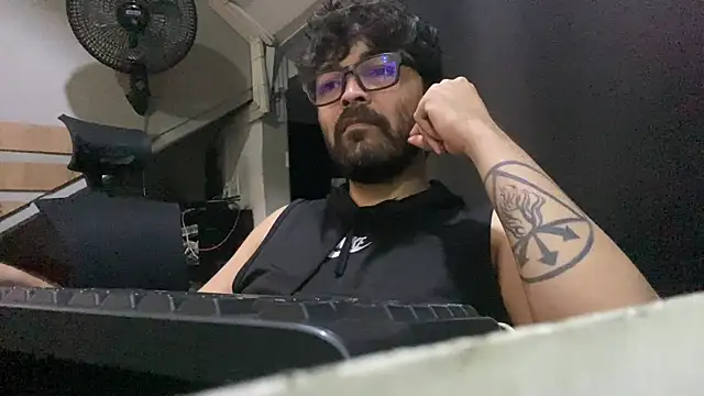 Freakydrag online show from 14, 11, 2025