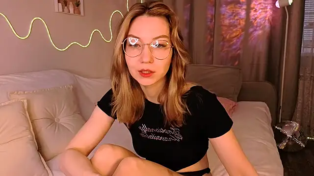 Lilo Sims online show from 4, 10, 2025