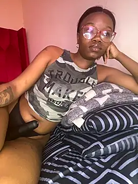 YummyMelanin117 online show from 19, 10, 2025