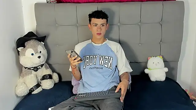 jeims hotboy online show from 24, 6, 2026