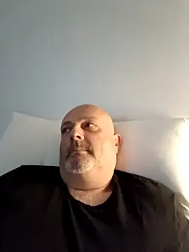 Alexis Bull online show from 15, 4, 2026