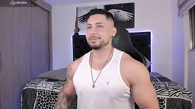 Snapshot of santi_aesthetic chatting on 21, 5, 2026 santi aesthetic online show from 21, 5, 2026