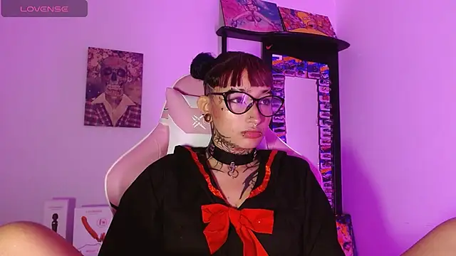 SharaRoss1 online show from 18, 4, 2026