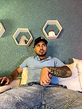 PapiStan online show from 5, 10, 2025