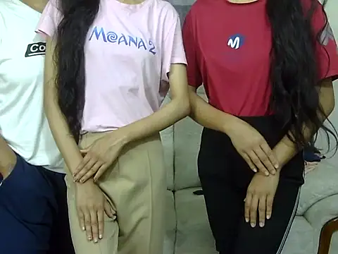 Snapshot of SistersLove3 chatting on 22, 3, 2025 SistersLove3 online show from 22, 3, 2025