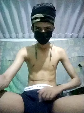 HannanKhan25 online show from 18, 2, 2026