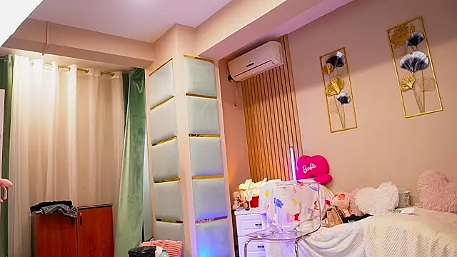 Snapshot of SabrinaJade chatting on 3, 2, 2026 SabrinaJade online show from 3, 2, 2026