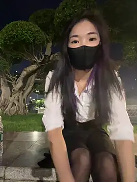 Snapshot of AiBanana chatting on 15, 10, 2025 AiBanana online show from 15, 10, 2025