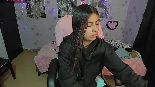 Snapshot of Medussa_katt chatting on 12, 11, 2025 Medussa katt online show from 12, 11, 2025