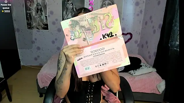 Snapshot of Medussa_katt chatting on 19, 11, 2025 Medussa katt online show from 19, 11, 2025