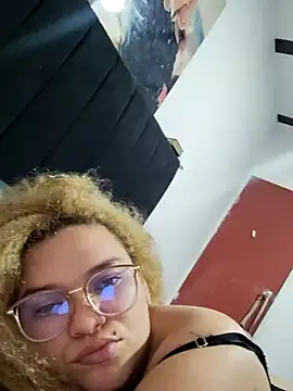 Monserratalexa online show from 5, 3, 2026