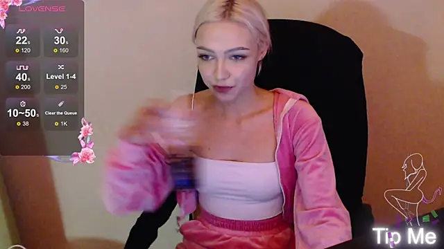 LinaLirian online show from 9, 10, 2025