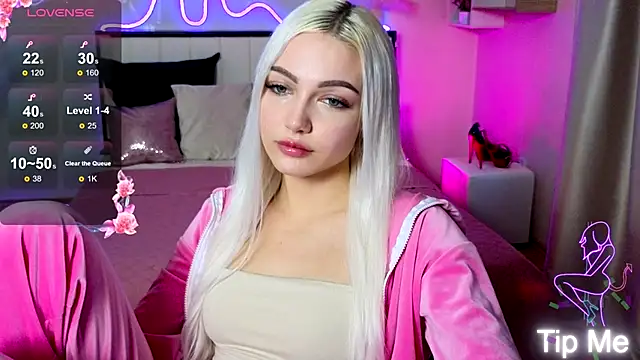 LinaLirian online show from 11, 10, 2025