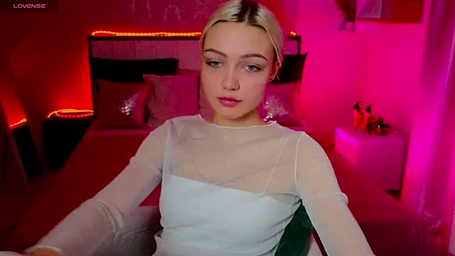 LinaLirian online show from 14, 11, 2025