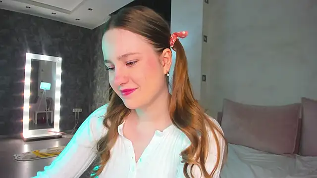 Candy Cansew online show from 18, 2, 2026