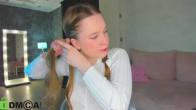 Candy Cansew online show from 26, 4, 2026