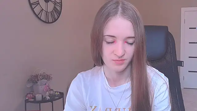 Snapshot of KateKayer chatting on 7, 10, 2025 KateKayer online show from 7, 10, 2025