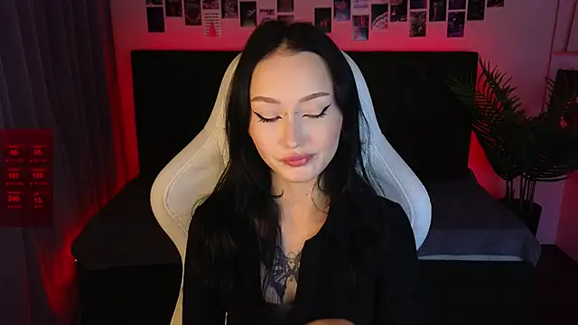 Snapshot of _holly_berry_ chatting on 13, 9, 2025 holly berry online show from 13, 9, 2025