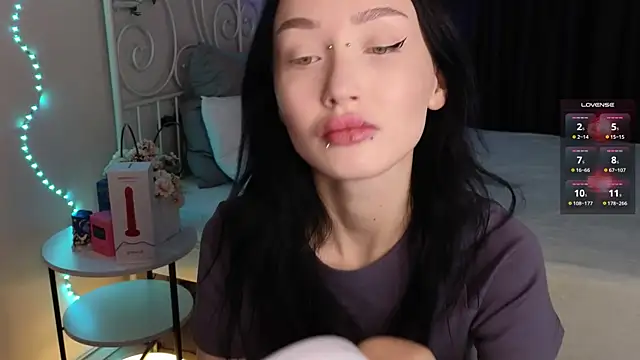 Snapshot of _holly_berry_ chatting on 4, 10, 2025 holly berry online show from 4, 10, 2025