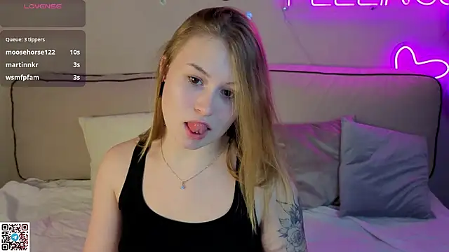 Snapshot of Christine_Wallker chatting on 3, 10, 2025 Christine Wallker online show from 3, 10, 2025