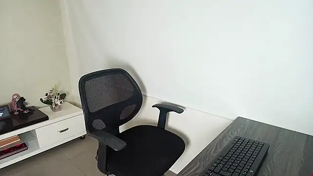  Victoria Collins online show from 24, 10, 2025