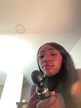 Snapshot of alissradiante1 chatting on 9, 6, 2026 alissradiante1 online show from 9, 6, 2026