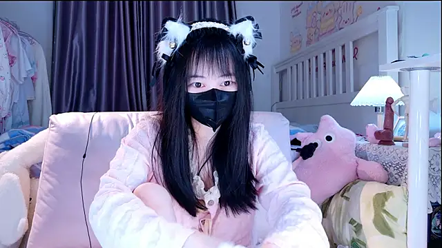 love-uiui online show from 31, 10, 2025