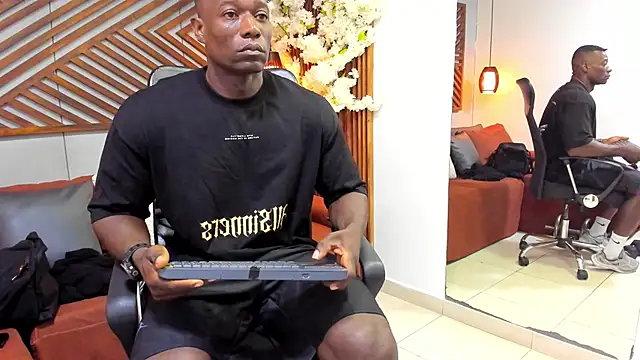 MarcusBlack  online show from 14, 11, 2025