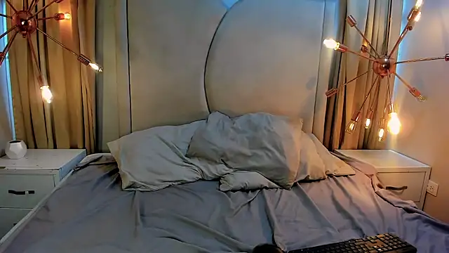 Anittatoro  online show from 23, 10, 2025