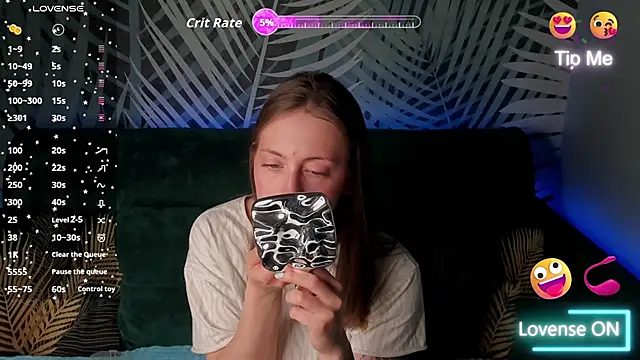 Snapshot of ChristyCrayme chatting on 1, 5, 2026 ChristyCrayme online show from 1, 5, 2026