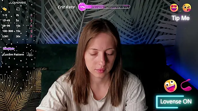 Snapshot of ChristyCrayme chatting on 6, 5, 2026 ChristyCrayme online show from 6, 5, 2026