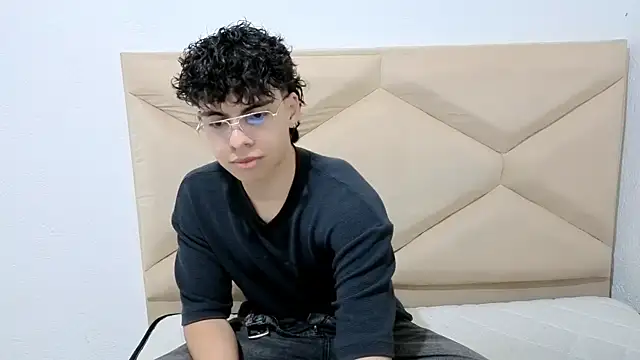 Snapshot of Kei_Dream chatting on 19, 9, 2025 Kei Dream online show from 19, 9, 2025